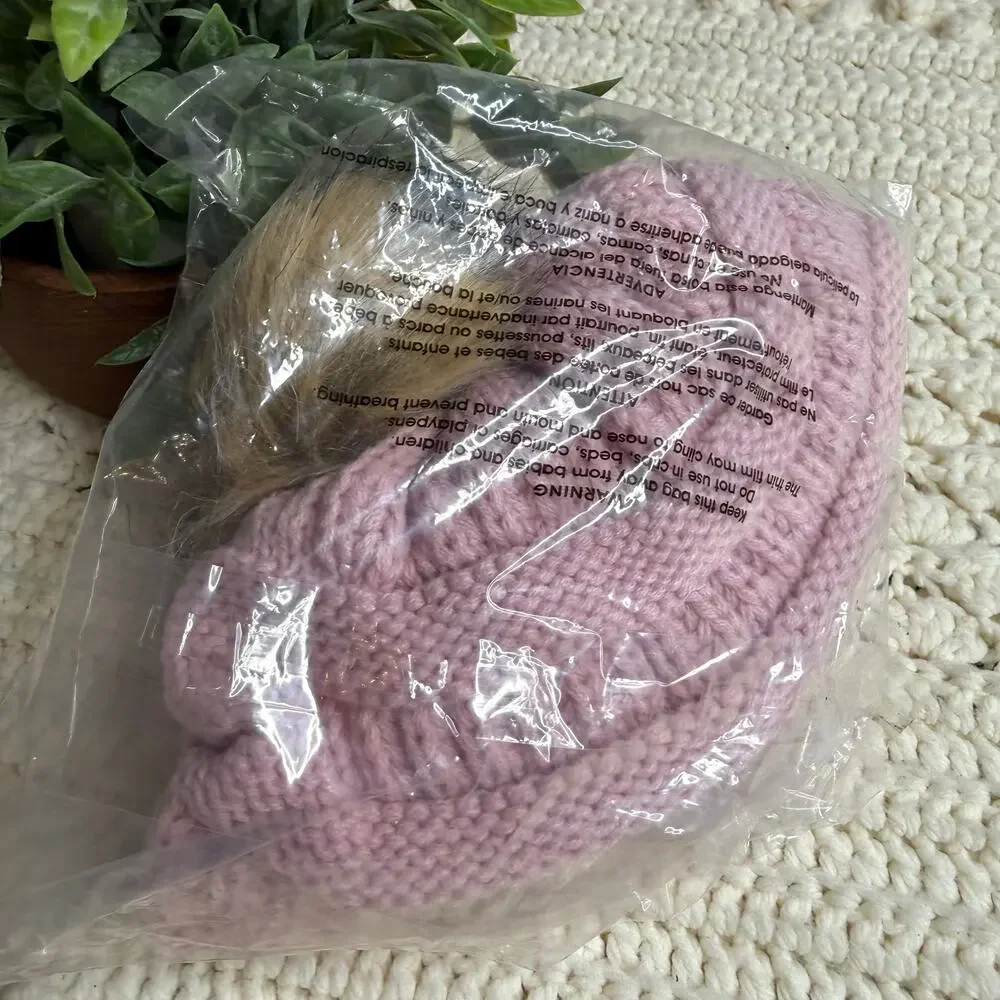 NEW DIFF EYEWEAR Knit Beanie Faux Fur Pompom